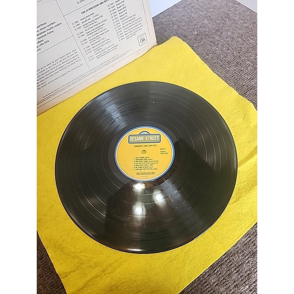Sesame Street - Somebody Come & Play With Me On Sesame Street Vinyl Record LP - Picture 4 of 8